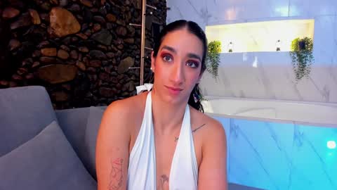 Snapshot of _luna_dupont_ chatting on 02/04/25, 03:15 Luna online show from 02/04/25, 03:15