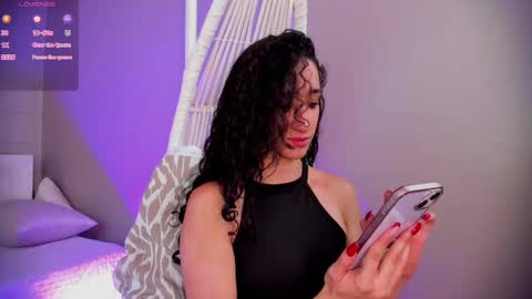 Snapshot of _luna_dupont_ chatting on 02/10/25, 05:52 Luna online show from 02/10/25, 05:52