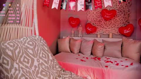 Snapshot of _luna_dupont_ chatting on 02/14/25, 02:02 Luna online show from 02/14/25, 02:02