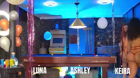 Snapshot of _luna_dupont_ chatting on 02/15/25, 09:26 Luna online show from 02/15/25, 09:26