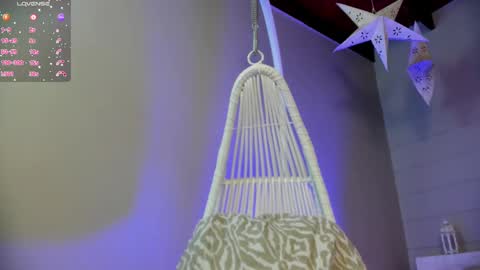 Snapshot of _luna_dupont_ chatting on 02/24/25, 11:43 Luna online show from 02/24/25, 11:43