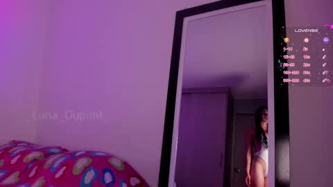 Snapshot of _luna_dupont_ chatting on 09/19/25, 08:09 Luna online show from 09/19/25, 08:09