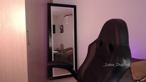 Snapshot of _luna_dupont_ chatting on 07/31/26, 02:38 Luna online show from 07/31/26, 02:38