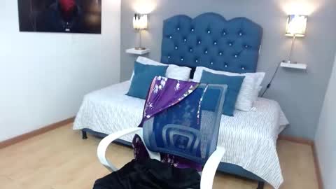 Snapshot of _luna_queen chatting on 11/14/25, 09:02 LUNA QUEEN online show from 11/14/25, 09:02