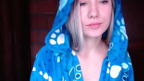 _lunablondie_ online show from 02/04/25, 03:15