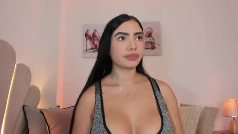 _luuciana_ online show from 05/13/26, 03:59