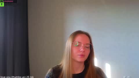 Welcome guys  Pleasure to see you all here  My name is Lysafeta and MichaelaTip menu is active Private is open  online show from 09/17/25, 04:36