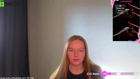 Welcome guys  Pleasure to see you all here  My name is Lysafeta and MichaelaTip menu is active Private is open  online show from 09/19/25, 05:09