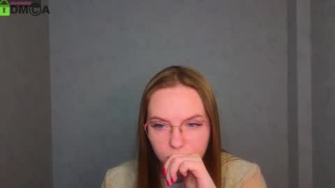 Welcome guys  Pleasure to see you all here  My name is Lysafeta and MichaelaTip menu is active Private is open  online show from 03/03/26, 03:23