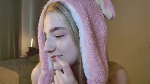 Anna online show from 04/10/26, 01:38