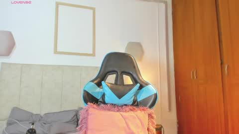 Snapshot of _maria_foxx_ chatting on 04/24/26, 06:43 Maria online show from 04/24/26, 06:43