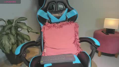 Snapshot of _maria_foxx_ chatting on 05/18/26, 11:32 Maria online show from 05/18/26, 11:32