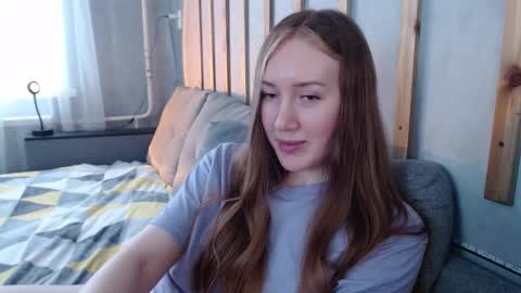 Snapshot of _marianne_ chatting on 02/28/25, 09:25 online show from 02/28/25, 09:25