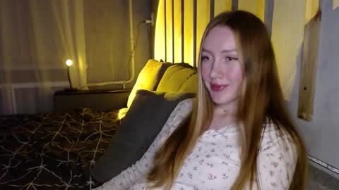 Snapshot of _marianne_ chatting on 11/05/25, 06:08 online show from 11/05/25, 06:08