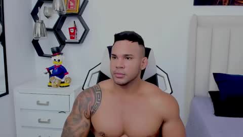 _matthew_santos_ online show from 01/11/25, 12:07