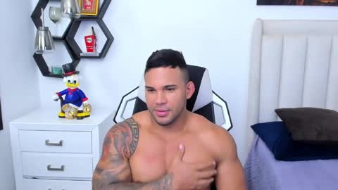 _matthew_santos_ online show from 02/04/25, 03:54