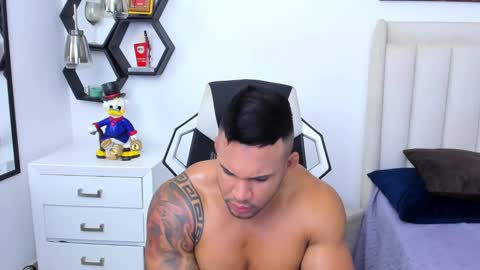 _matthew_santos_ online show from 02/04/25, 11:59