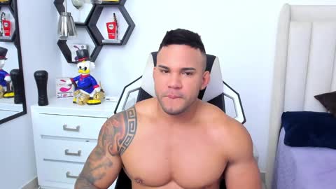 _matthew_santos_ online show from 02/09/25, 01:14