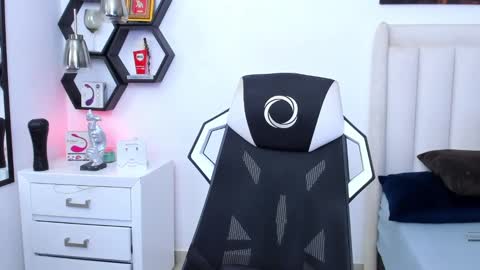 _matthew_santos_ online show from 02/23/25, 03:35