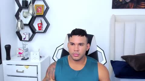 _matthew_santos_ online show from 03/10/25, 09:40