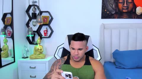 _matthew_santos_ online show from 09/30/25, 10:48