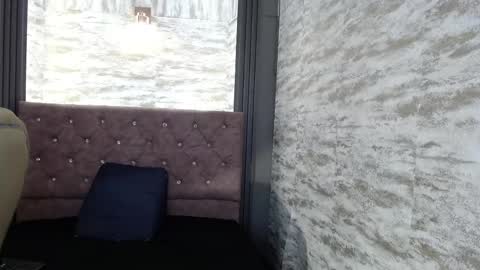 Snapshot of _mave chatting on 04/29/26, 03:38 Mave online show from 04/29/26, 03:38