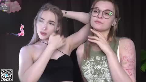 Elva and Kate  online show from 09/17/25, 05:53