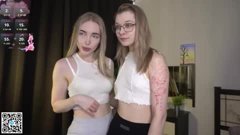 Elva and Kate  online show from 10/11/25, 07:40