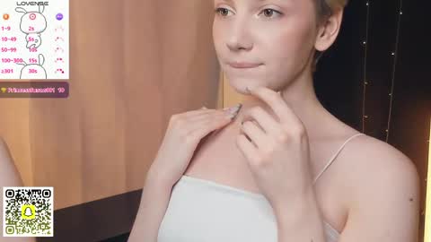 Elva and Kate  online show from 06/05/26, 07:14
