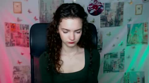 Susie online show from 04/17/26, 06:16