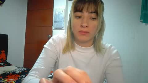 Mia-foster online show from 04/05/26, 02:53