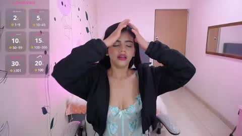 Mia online show from 12/06/24, 02:13