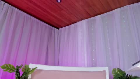 mia online show from 11/12/25, 11:14