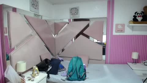  Mia  online show from 04/07/26, 12:38