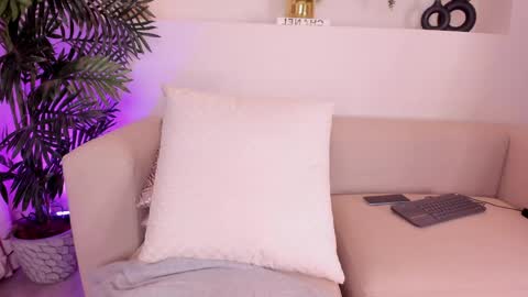 Snapshot of _miamonroee_ chatting on 05/28/26, 09:12 Mia online show from 05/28/26, 09:12