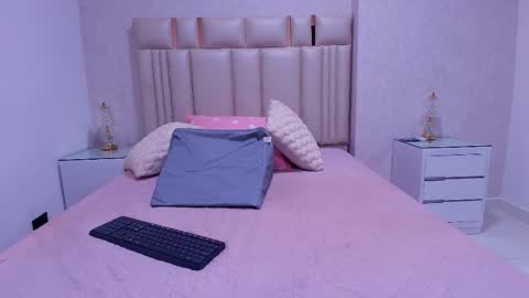 Mia  online show from 02/25/26, 11:53