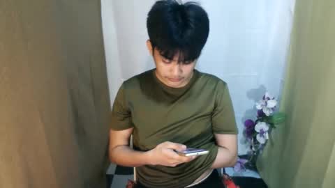 Snapshot of _mikko_moto_ chatting on 04/20/26, 12:41 _mikko_moto_ online show from 04/20/26, 12:41