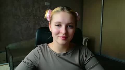 Melanie online show from 05/11/26, 04:04