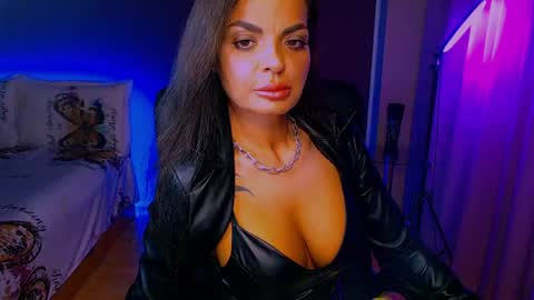 Snapshot of _milani_ chatting on 05/13/26, 05:32 Milani online show from 05/13/26, 05:32