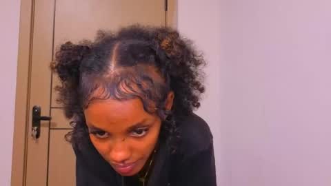 Mimi online show from 04/03/26, 02:37