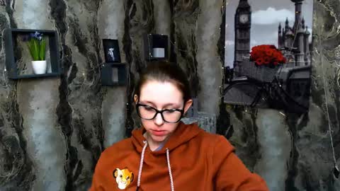 Snapshot of _miraterri_ chatting on 02/19/25, 07:28 Mira online show from 02/19/25, 07:28