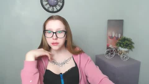 Snapshot of _miraterri_ chatting on 02/21/25, 11:11 Mira online show from 02/21/25, 11:11