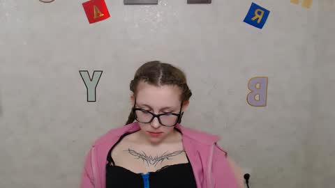 Snapshot of _miraterri_ chatting on 02/22/25, 02:52 Mira online show from 02/22/25, 02:52