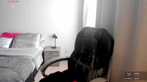 _miss_coco_ online show from 04/07/26, 12:27