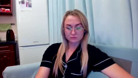 Eva online show from 10/16/25, 08:10