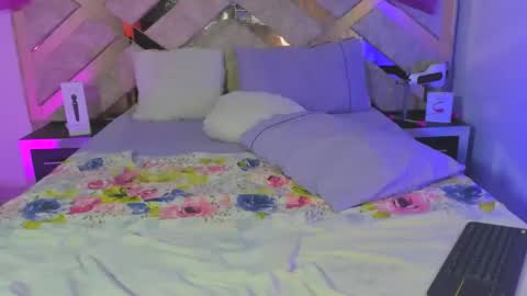 Khloe  online show from 01/08/25, 10:48