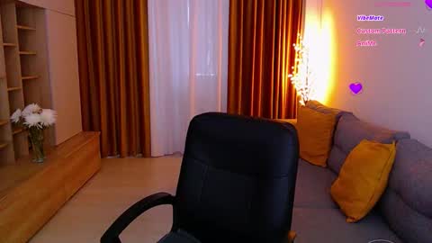 Mia online show from 10/09/25, 07:06