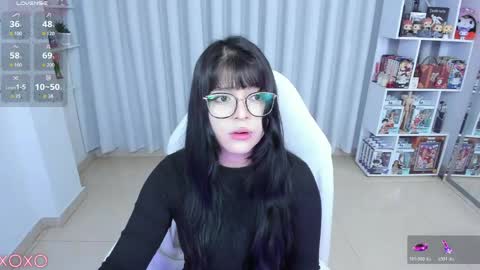 Snapshot of _misshoneyxx chatting on 04/25/26, 04:15 Hanna Idependent Model online show from 04/25/26, 04:15