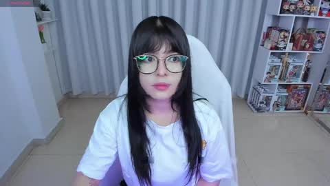 Snapshot of _misshoneyxx chatting on 04/26/26, 05:16 Hanna Idependent Model online show from 04/26/26, 05:16