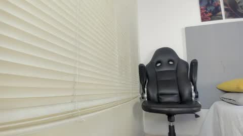 _molly_rosse_ online show from 04/13/26, 11:59